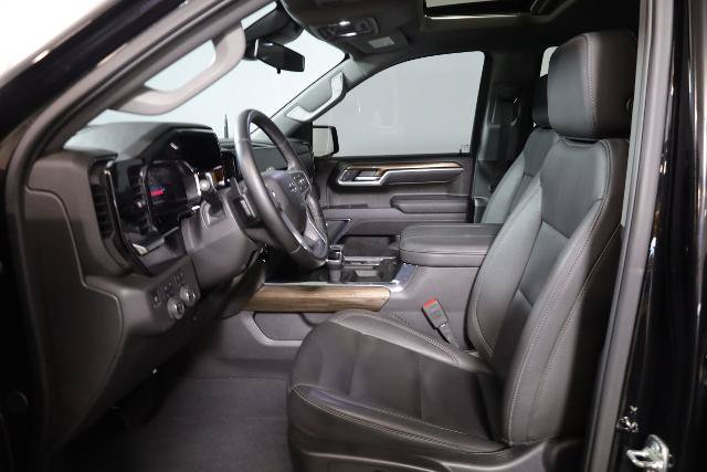 Used 2025 Chevrolet Silverado 1500 LT Trail Boss w/ LT Trail Boss Premium Package AWD/4WD image 9