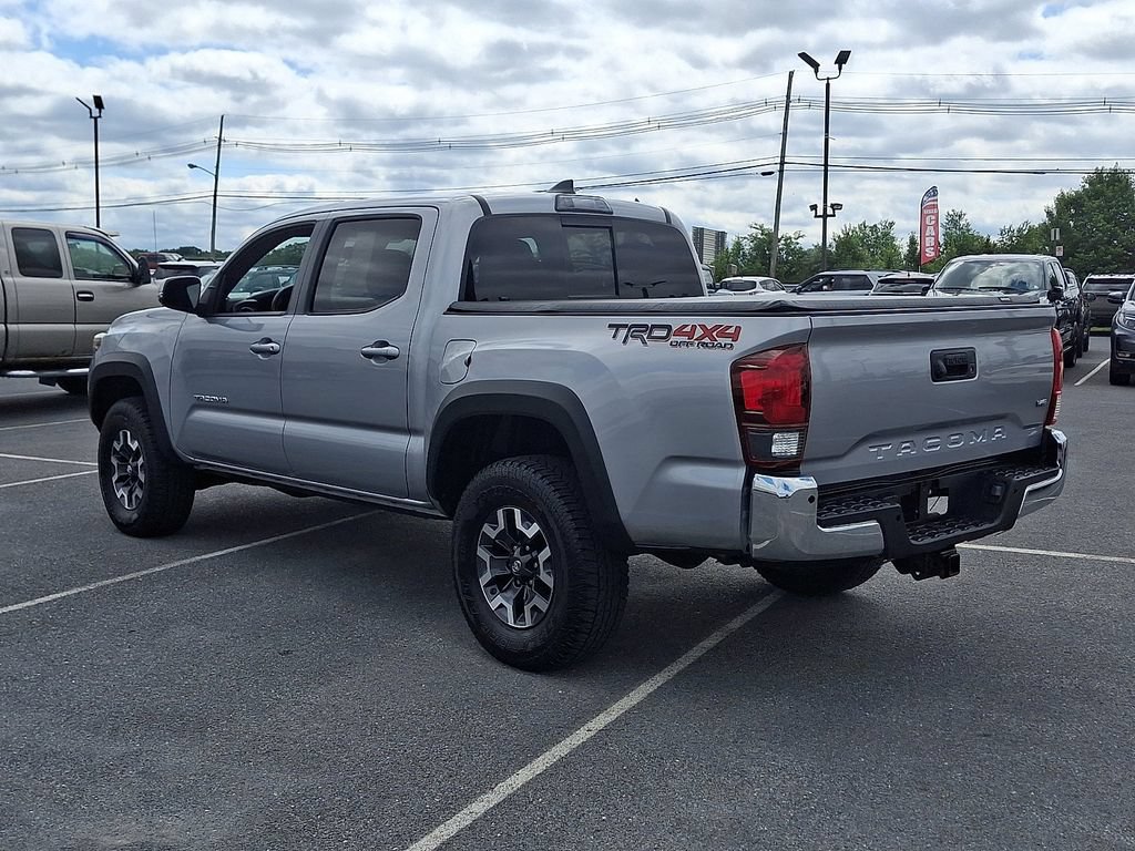 Used 2019 Toyota Tacoma TRD Off-Road AWD/4WD image 4