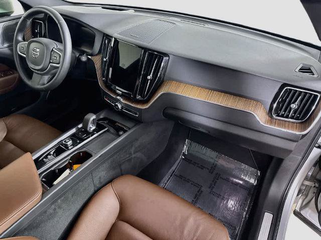 Used 2022 Volvo XC60 B5 Momentum w/ Advanced Package FWD image 32