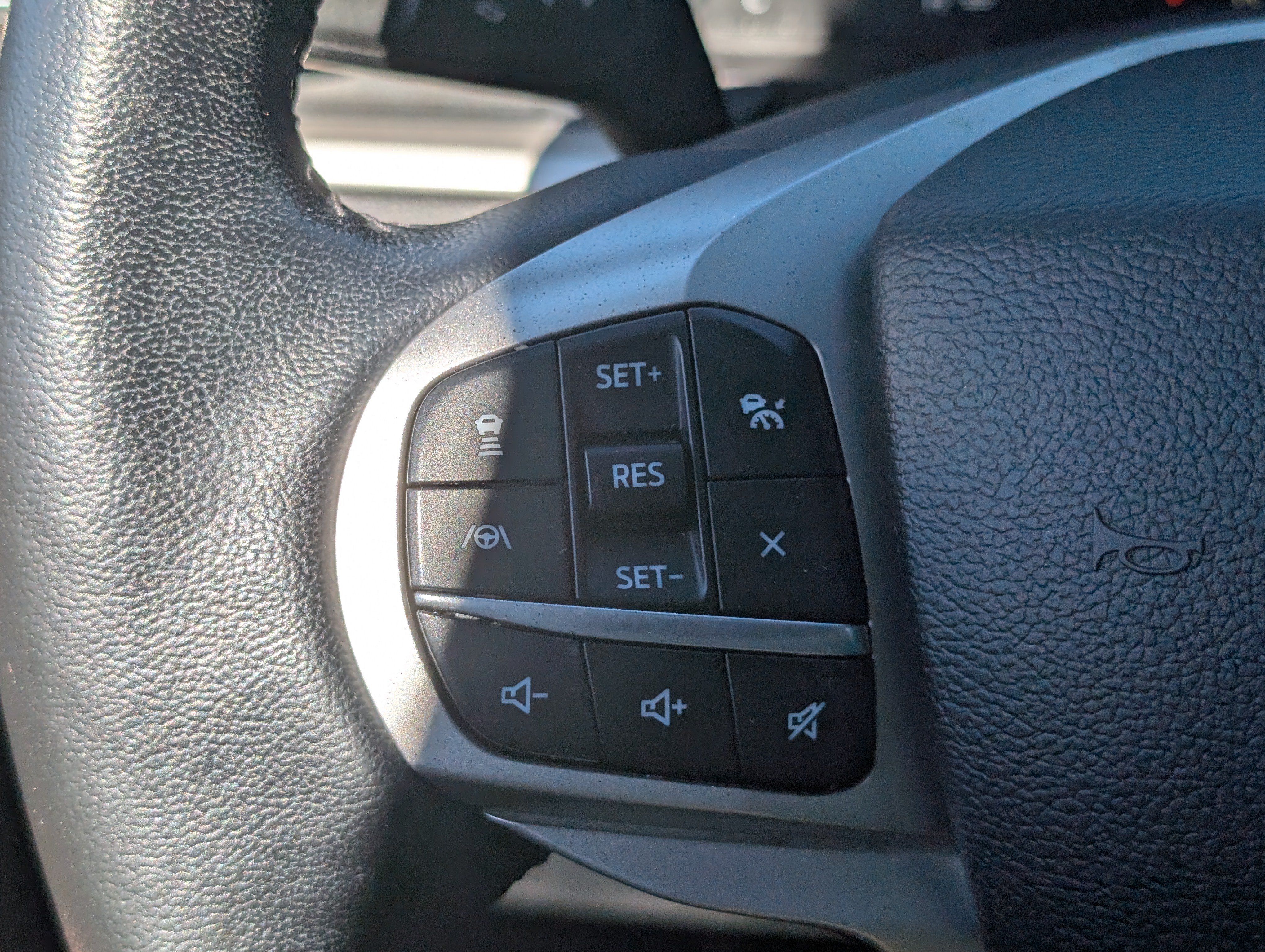 Certified 2022 Ford Explorer XLT w/ Equipment Group 202A AWD/4WD image 28