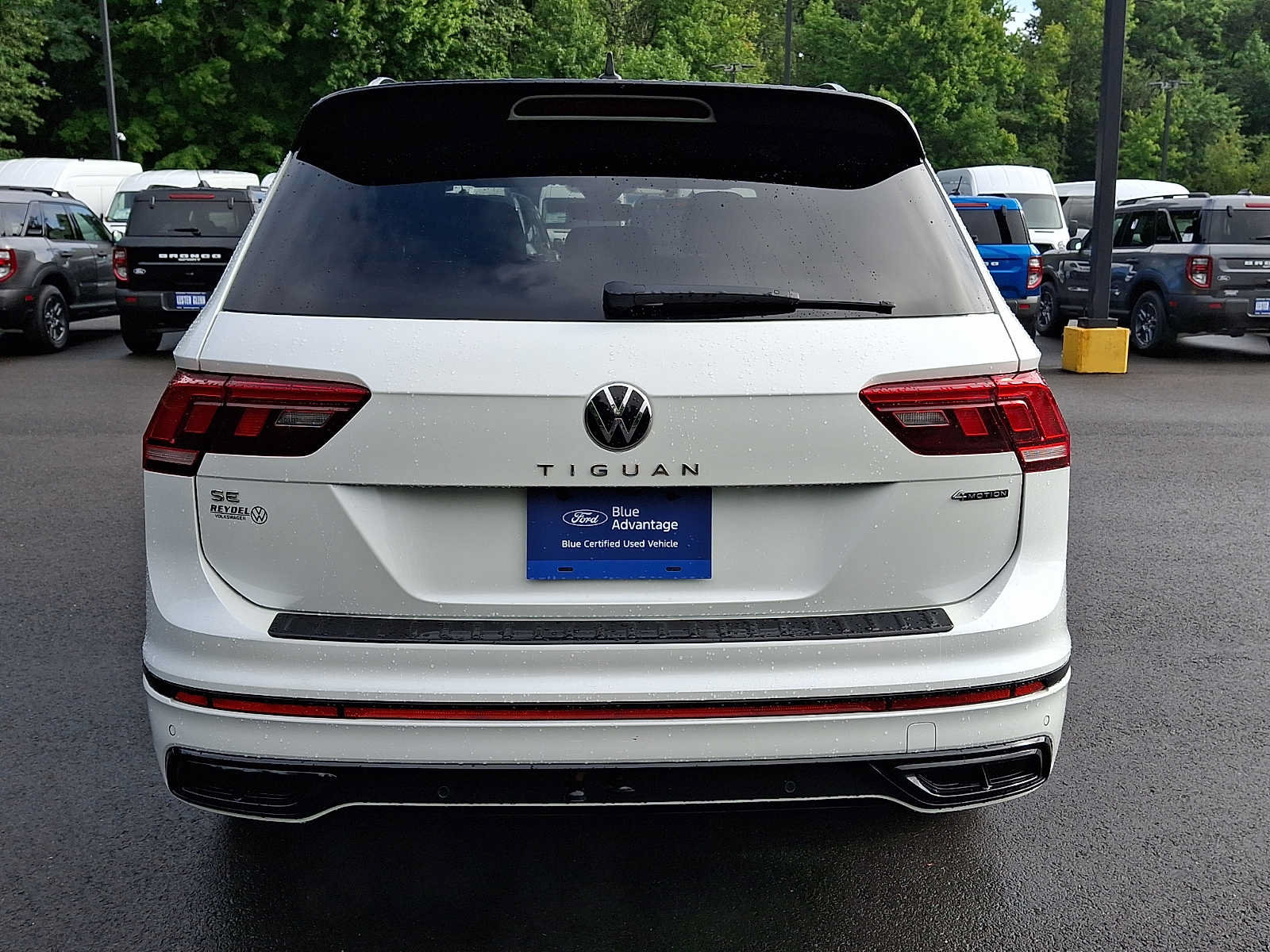 Used 2024 Volkswagen Tiguan SE R-Line AWD/4WD image 5