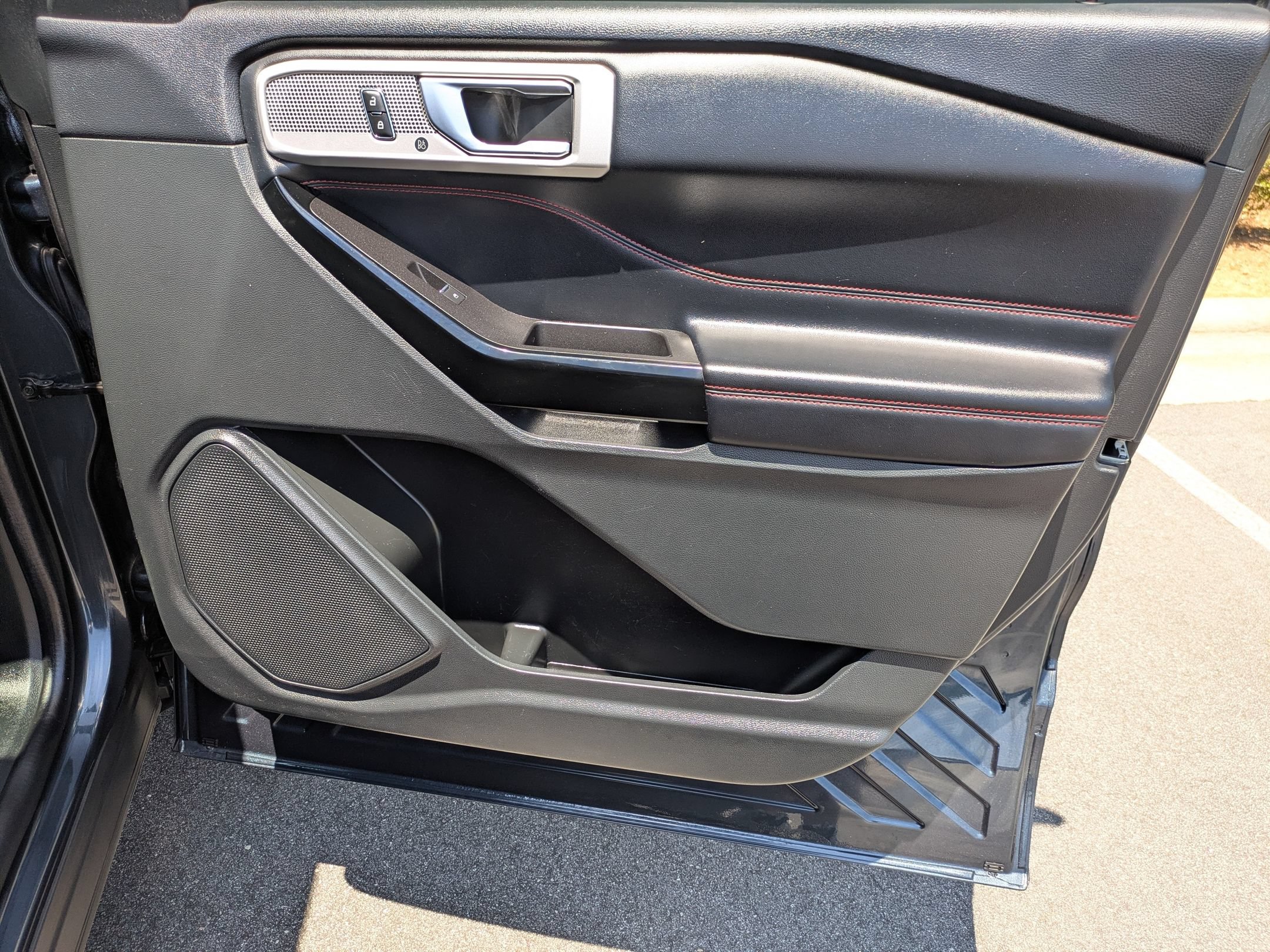 Certified 2022 Ford Explorer ST-Line w/ Class IV Trailer Tow Package RWD image 38
