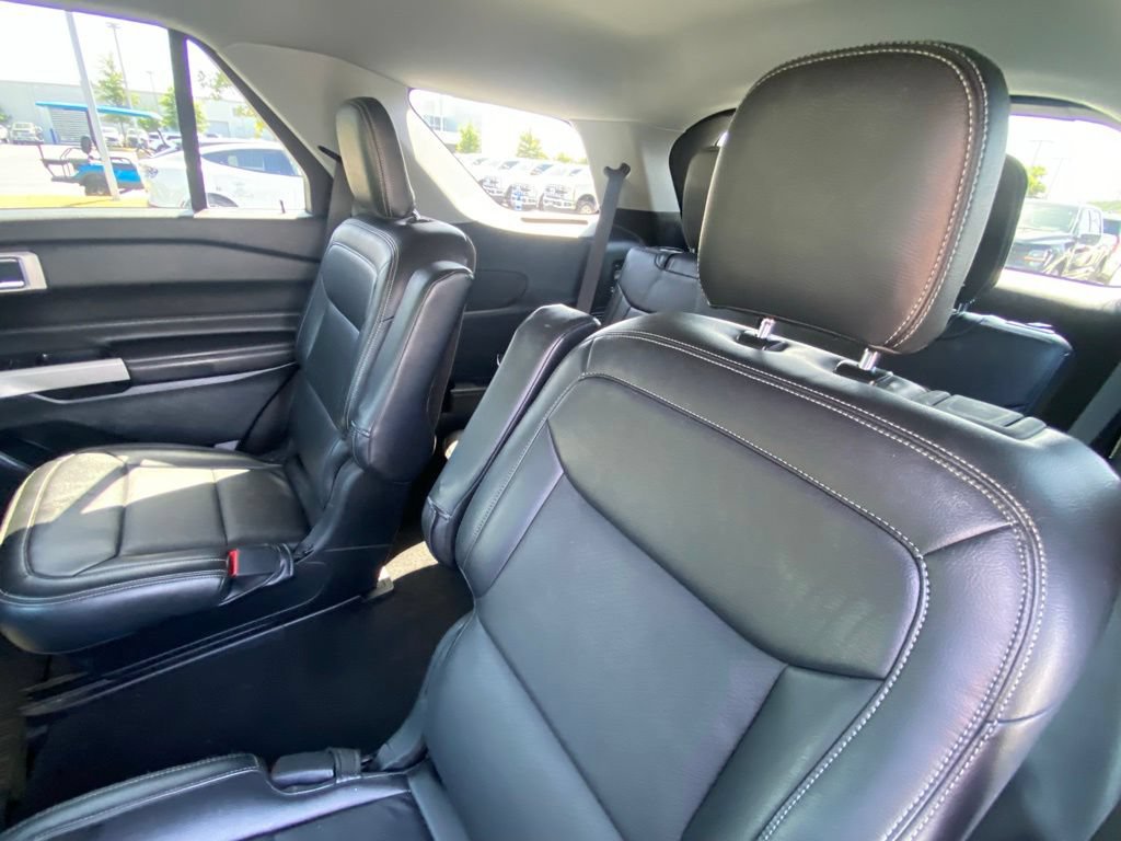 Certified 2024 Ford Explorer XLT RWD image 24