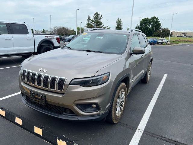 Used 2019 Jeep Cherokee Latitude Plus w/ Comfort/Convenience Group AWD/4WD image 3