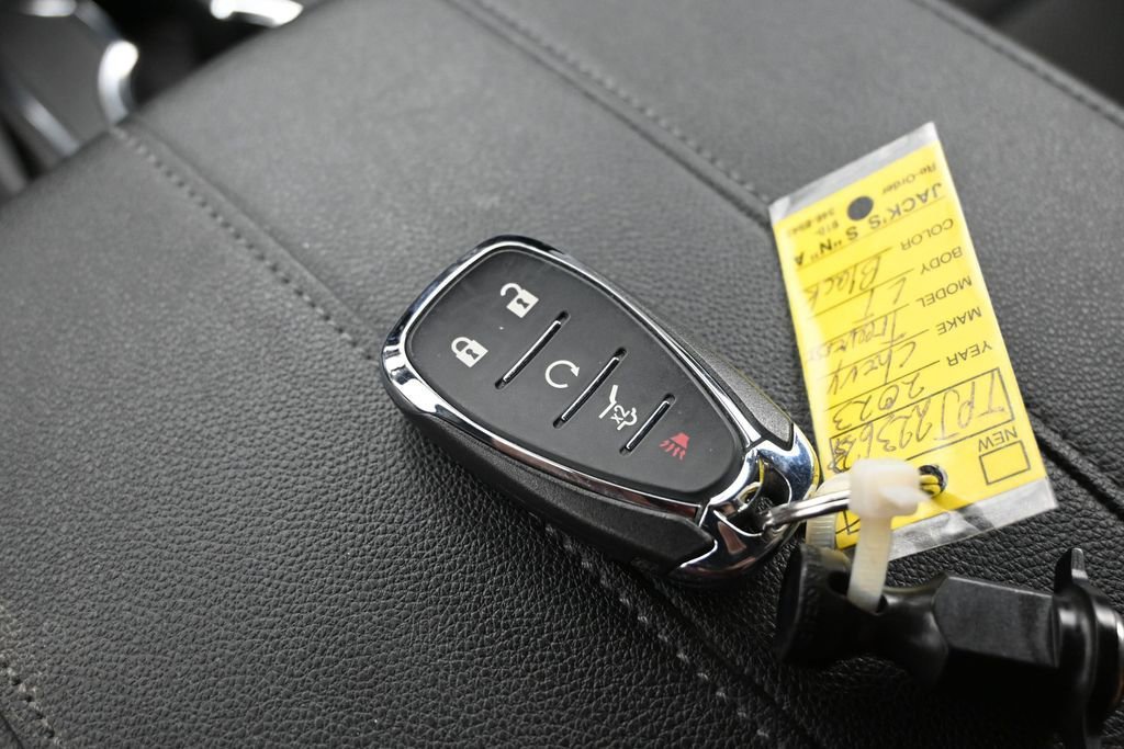 Used 2023 Chevrolet Traverse LT FWD image 19