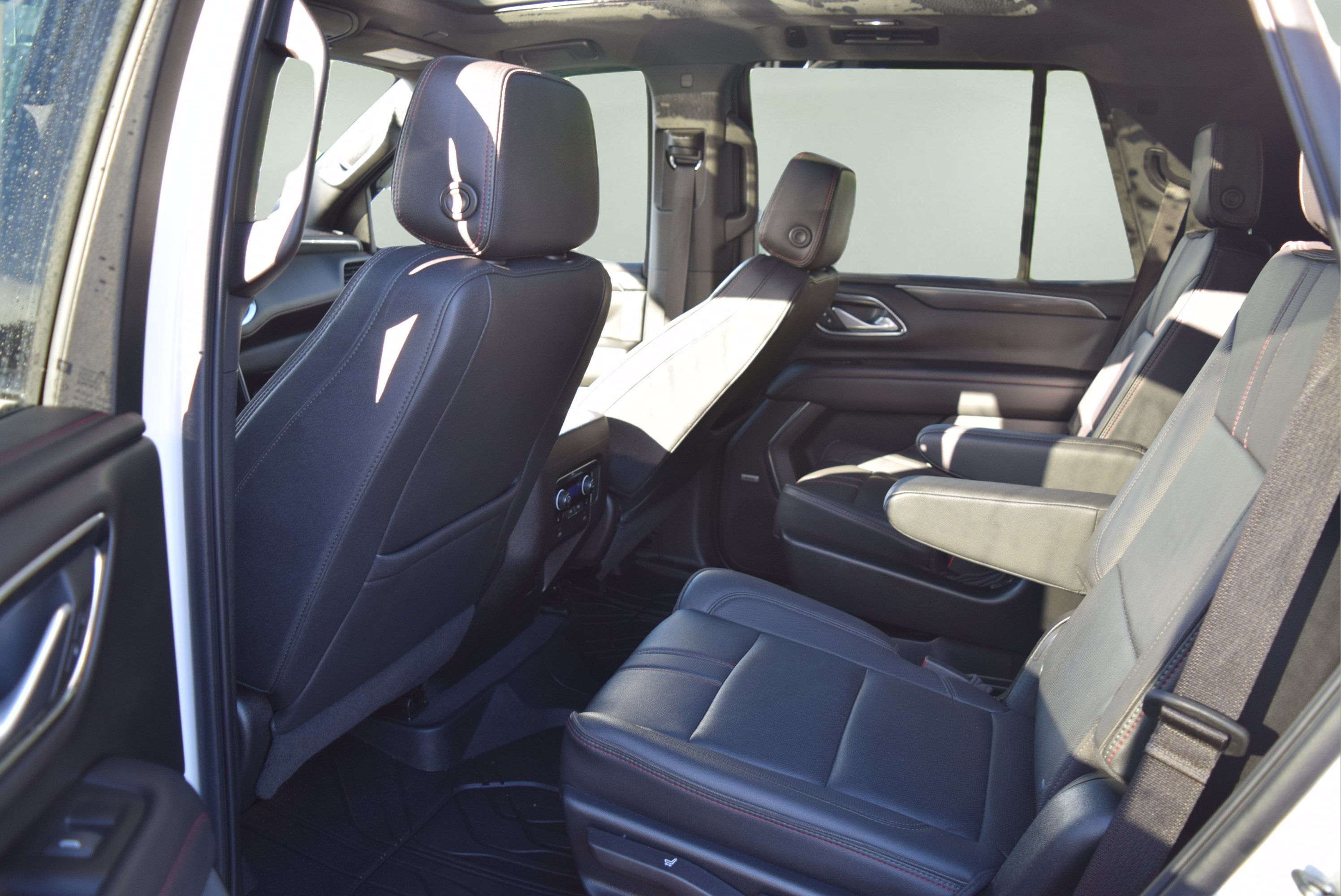 Used 2022 Chevrolet Tahoe RST w/ Sport Performance Package AWD/4WD image 10