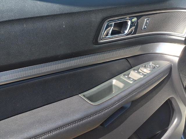 Certified 2019 Ford Explorer XLT w/ Equipment Group 201A AWD/4WD image 9