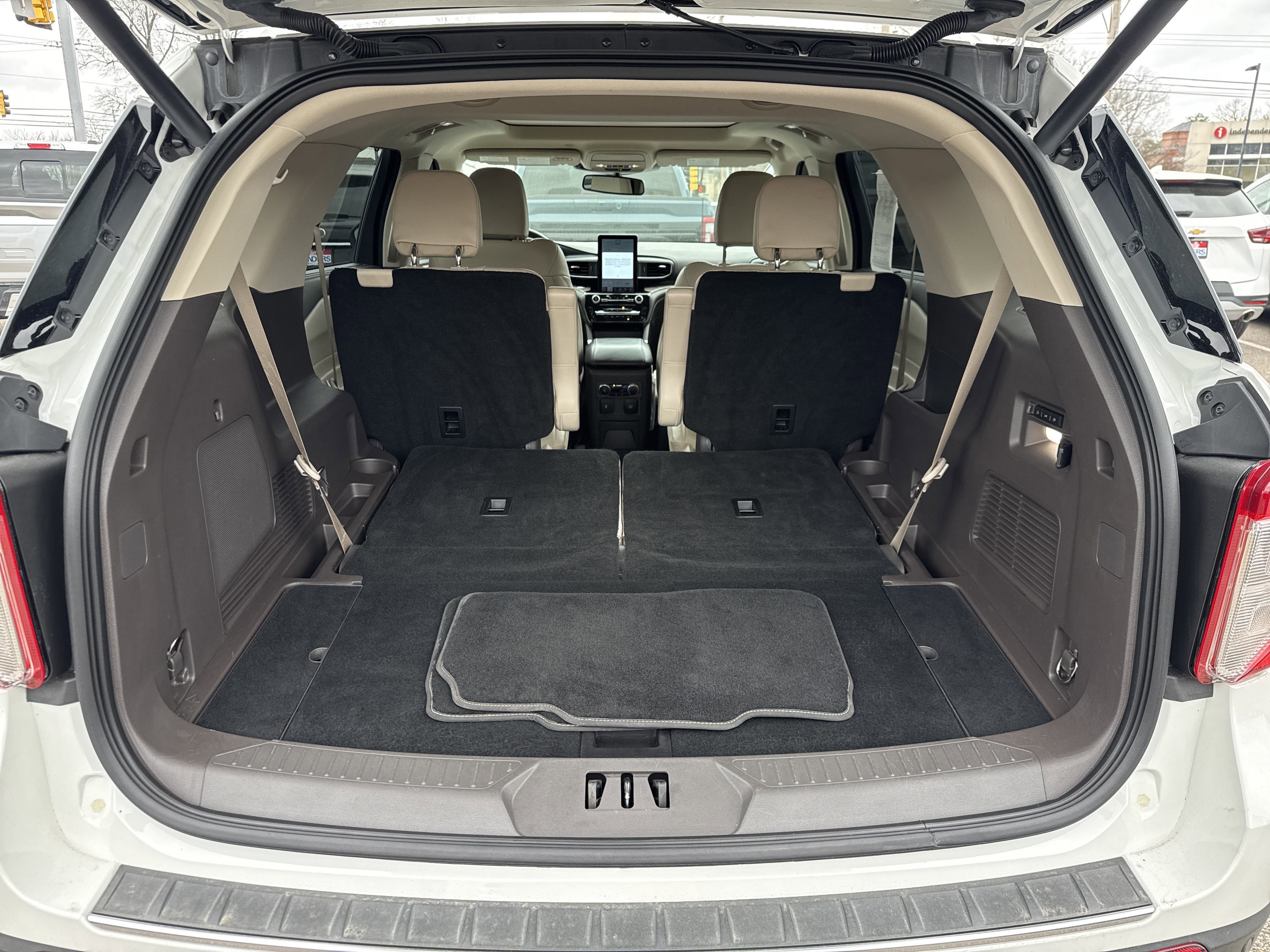 Certified 2022 Ford Explorer Platinum w/ Equipment Group 601A image 13