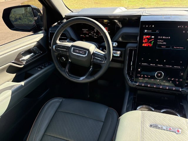Used 2025 GMC Yukon XL AT4 w/ AT4 Premium Package AWD/4WD image 14