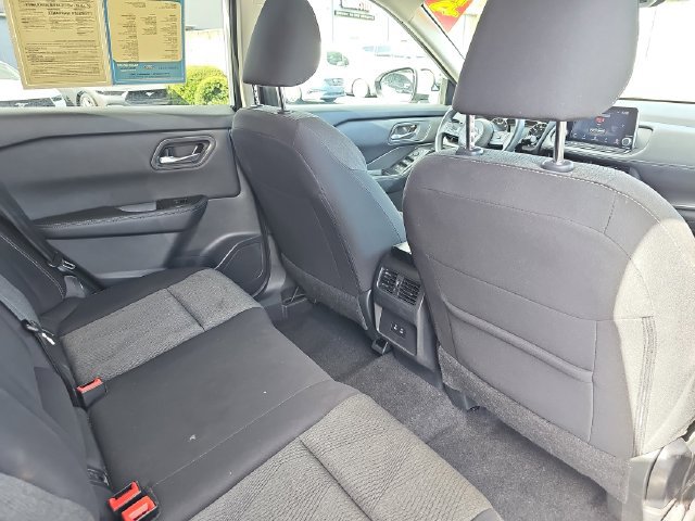 Used 2024 Nissan Rogue SV FWD image 13