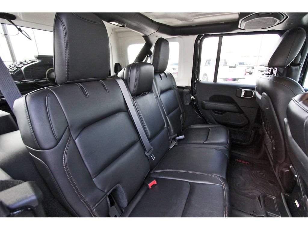 Used 2022 Jeep Wrangler Unlimited Rubicon w/ Xtreme Recon 35" Tire Package AWD/4WD image 11