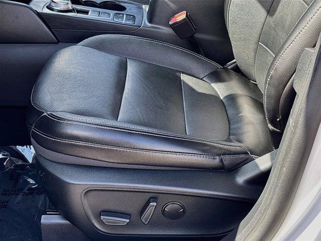 Certified 2020 Ford Escape Titanium AWD/4WD image 21
