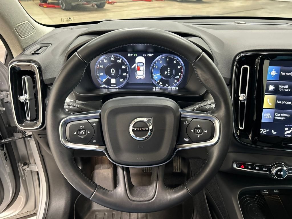 Used 2019 Volvo XC40 T5 Momentum AWD/4WD image 17