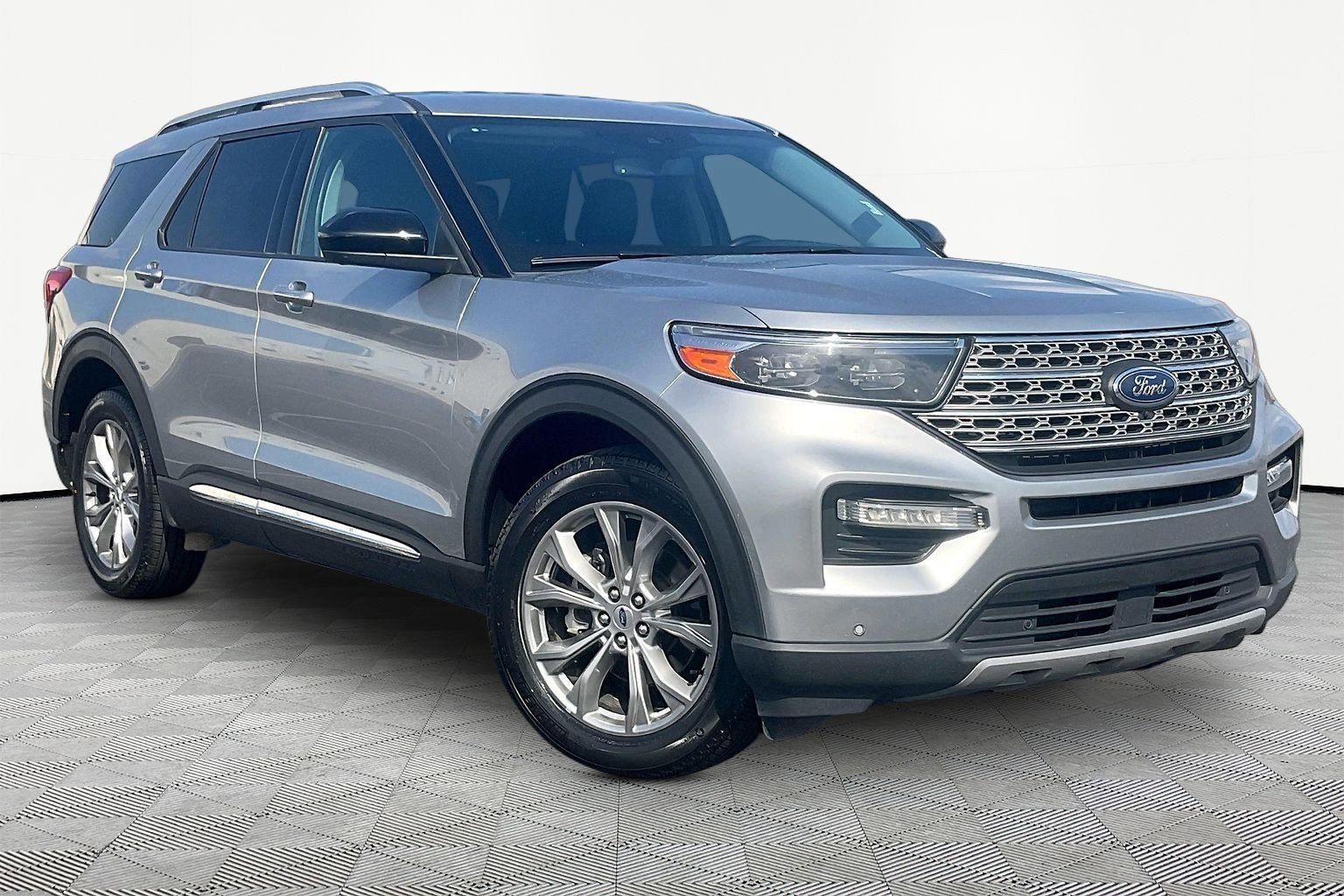 Certified 2023 Ford Explorer Limited image 1