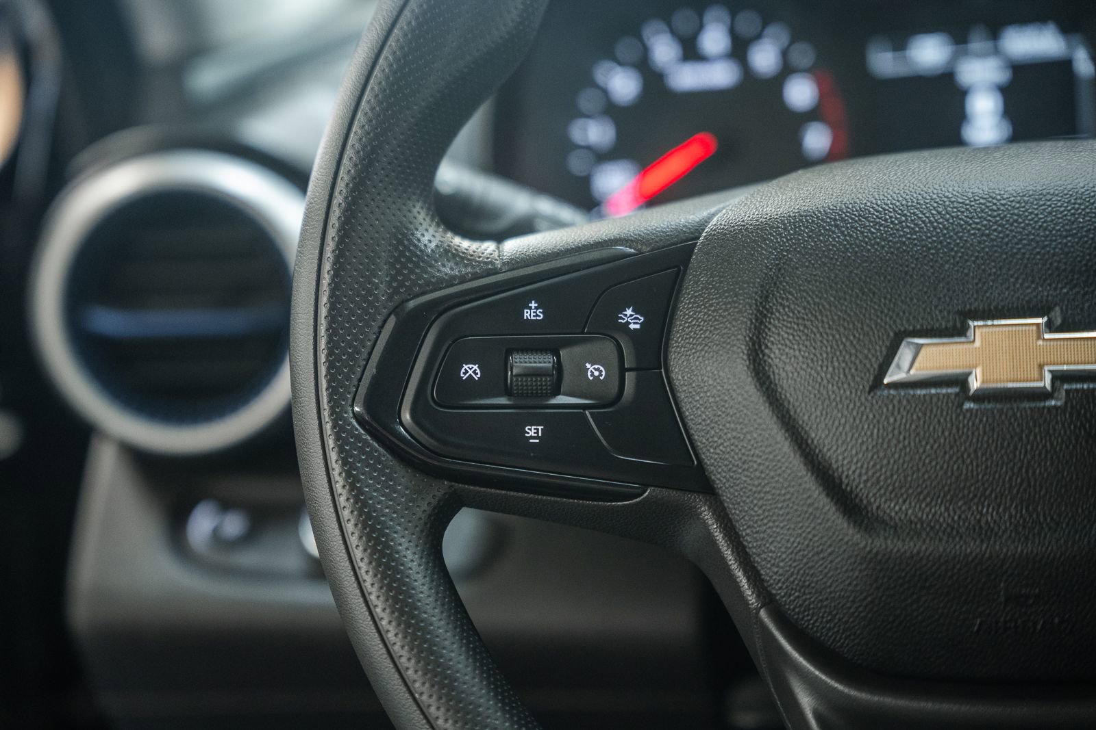 Used 2024 Chevrolet Trax LS w/ LS Convenience Package FWD image 30