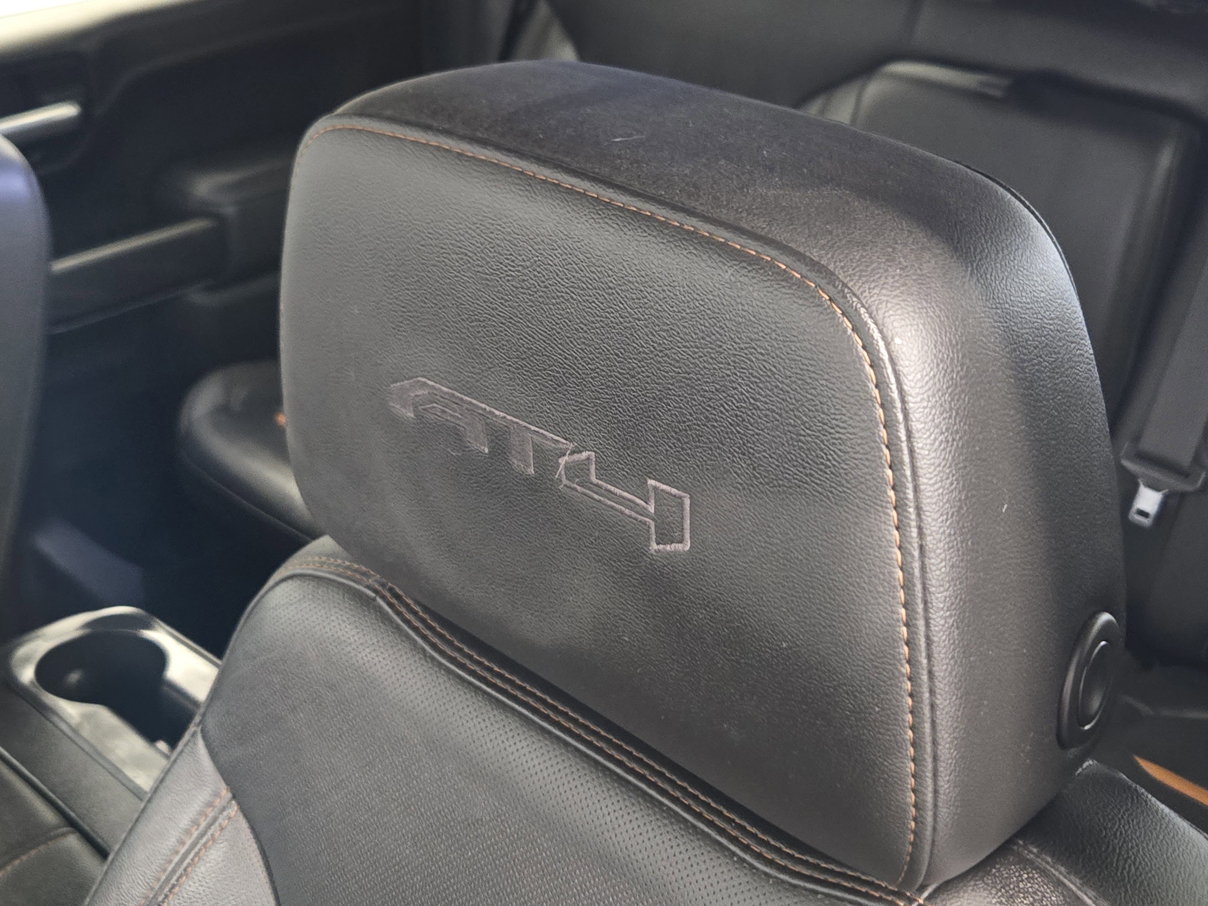 Used 2020 GMC Sierra 1500 AT4 w/ AT4 Premium Package image 14