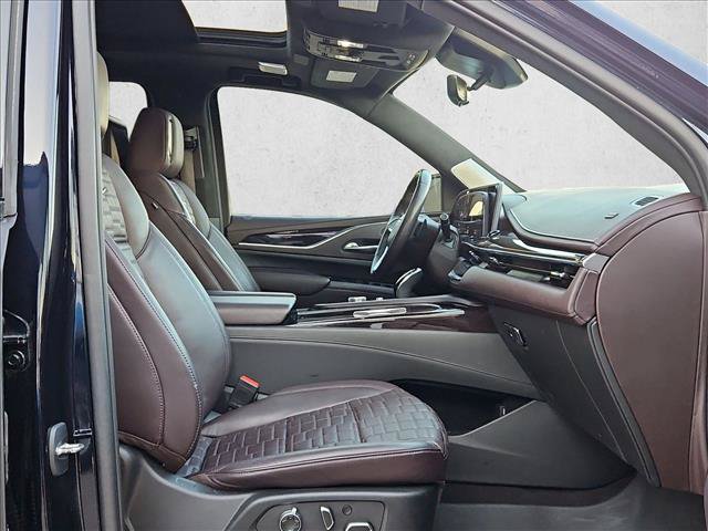 Used 2023 Cadillac Escalade ESV Sport Platinum w/ LPO, ONYX Package AWD/4WD image 19
