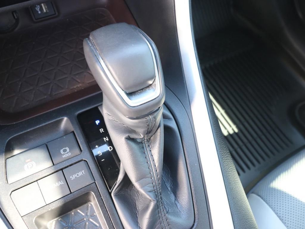 Used 2024 Toyota RAV4 Limited image 21