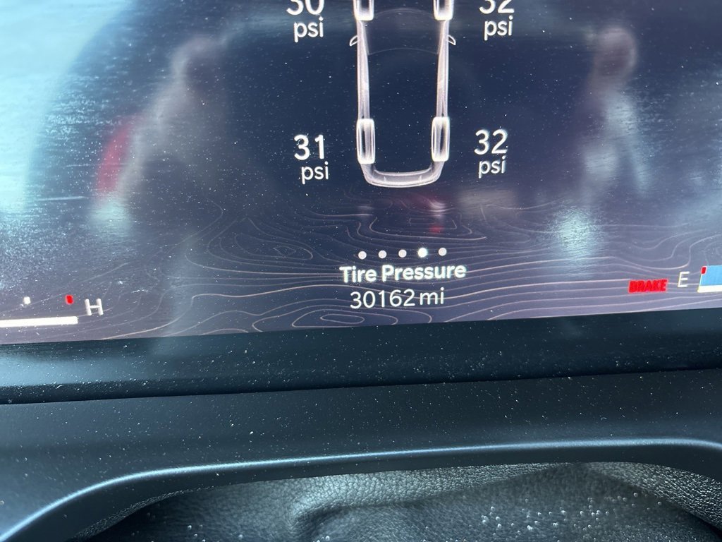 Used 2024 Jeep Grand Cherokee L Limited w/ Luxury Tech Group II image 11