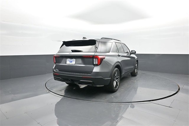 Certified 2025 Ford Explorer ST-Line w/ Premium Package image 7