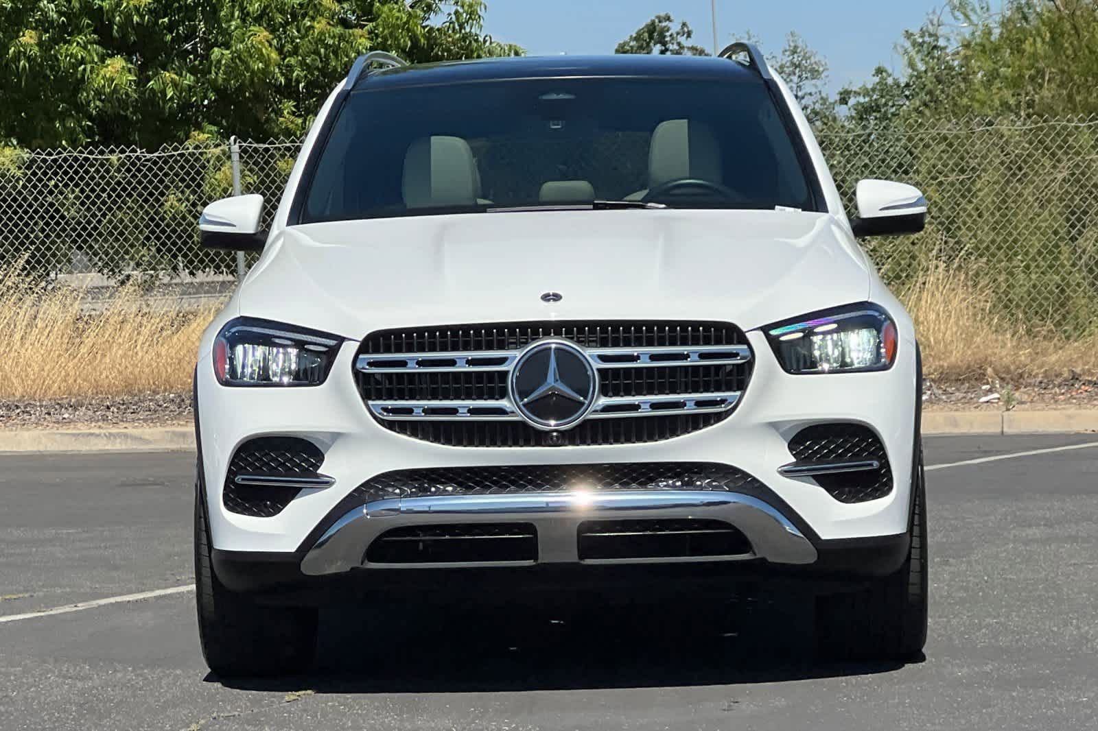 Used 2025 Mercedes-Benz GLE 450e 4MATIC image 10