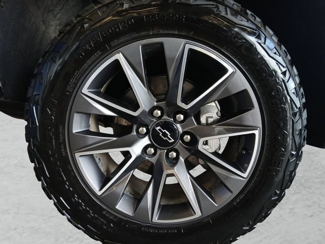 Used 2023 Chevrolet Tahoe Z71 w/ Z71 Off-Road Package AWD/4WD image 24