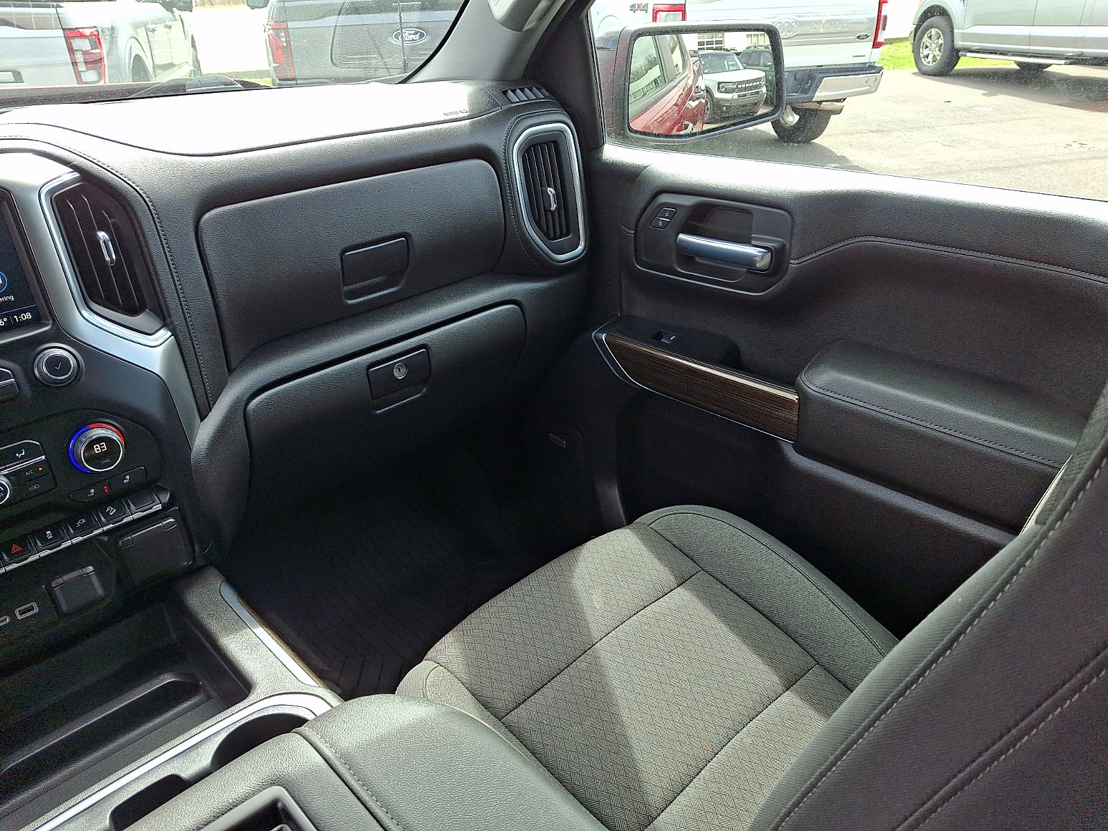 Used 2022 Chevrolet Silverado 1500 LT Trail Boss w/ Convenience Package II image 16