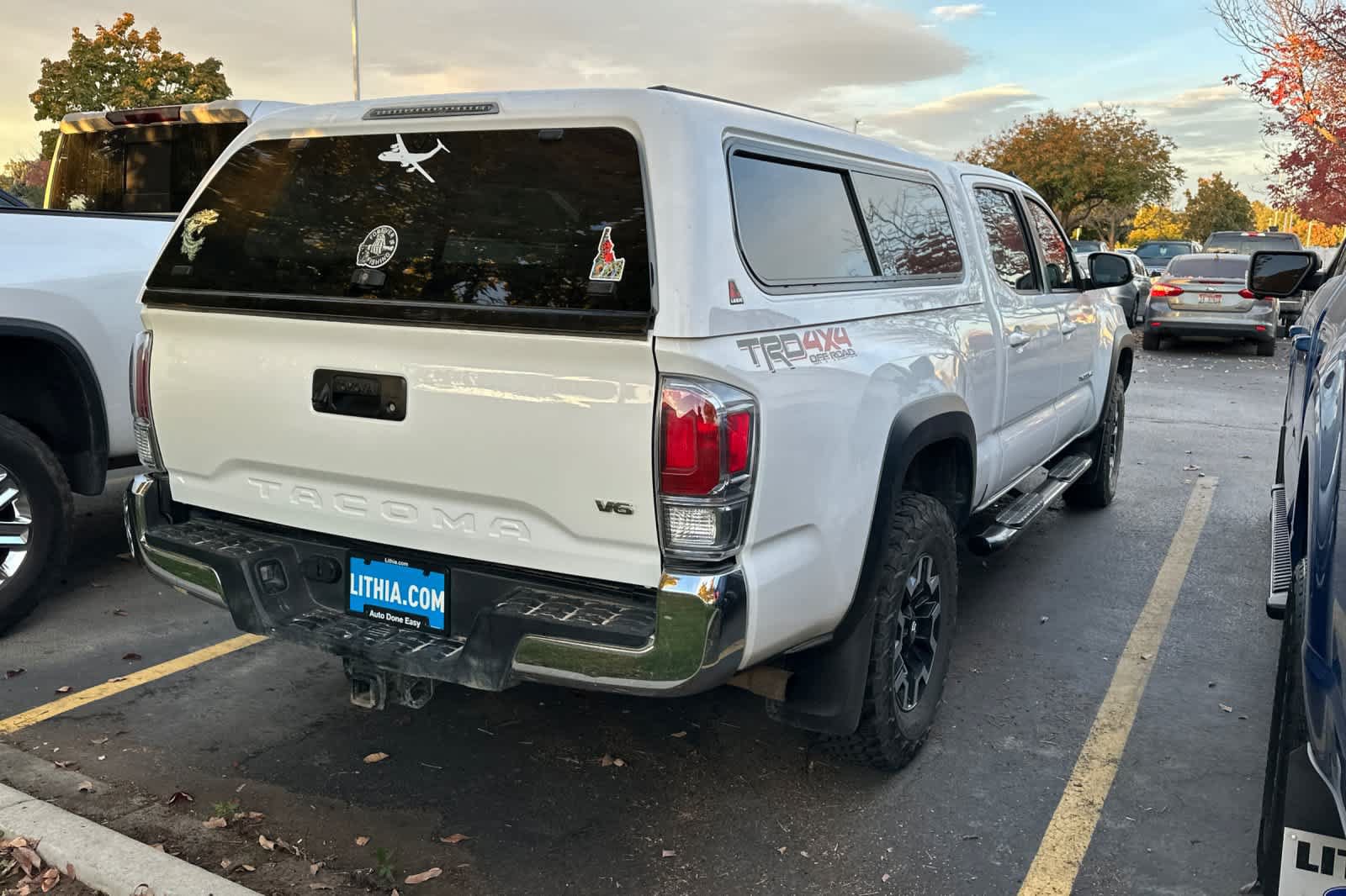 Used 2022 Toyota Tacoma TRD Off-Road AWD/4WD image 4