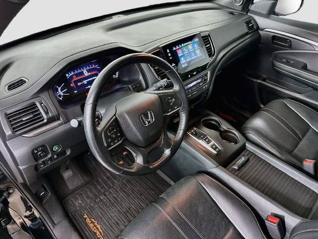 Used 2023 Honda Passport TrailSport image 2
