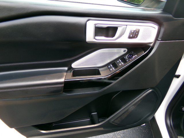 Certified 2023 Ford Explorer Platinum w/ Premium Technology Package AWD/4WD image 9