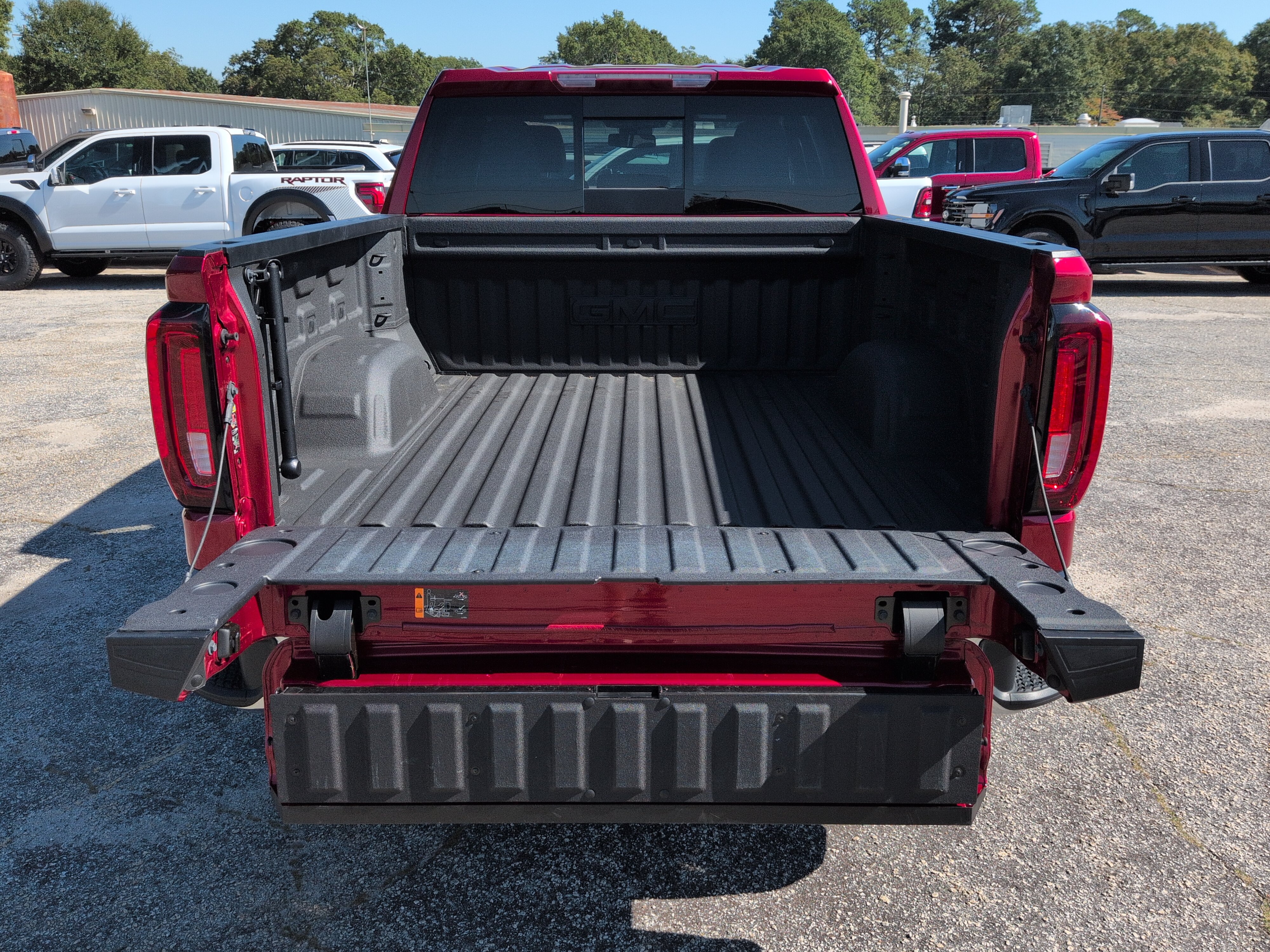 Used 2025 GMC Sierra 1500 SLT w/ SLT Premium Plus Package AWD/4WD image 11