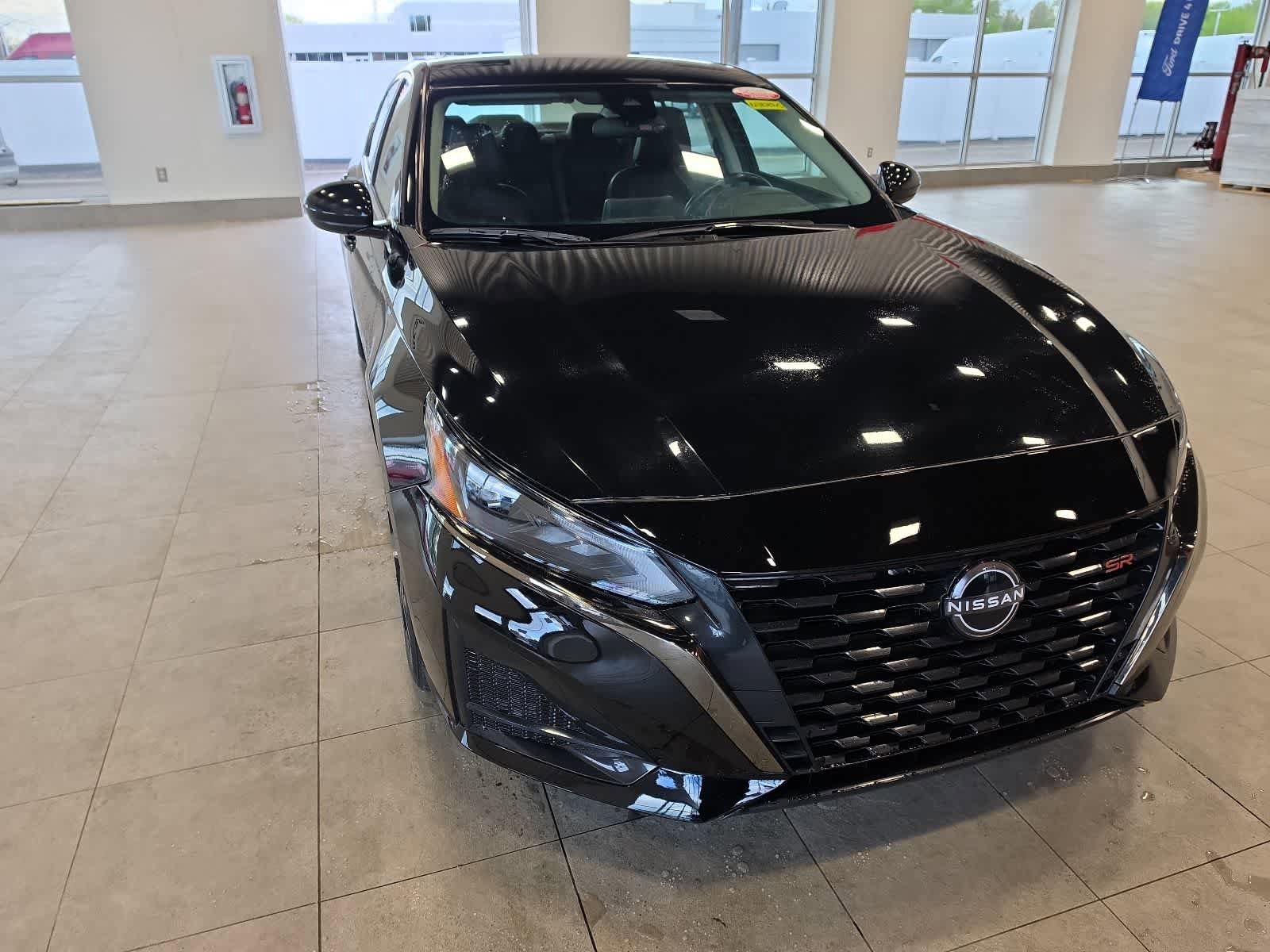 Used 2024 Nissan Altima 2.5 SR FWD image 4