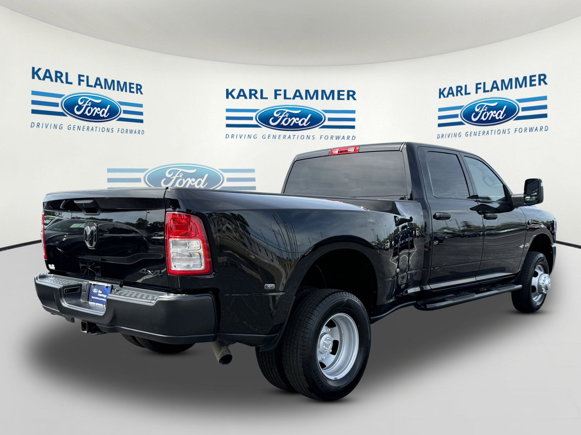 Used 2023 RAM 3500 Tradesman w/ Bed Utility Group AWD/4WD image 3