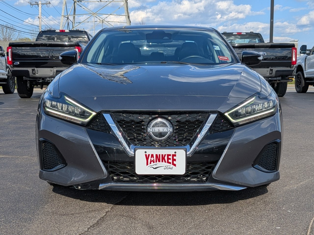 Used 2023 Nissan Maxima SV w/ Floor Mat Group FWD image 9