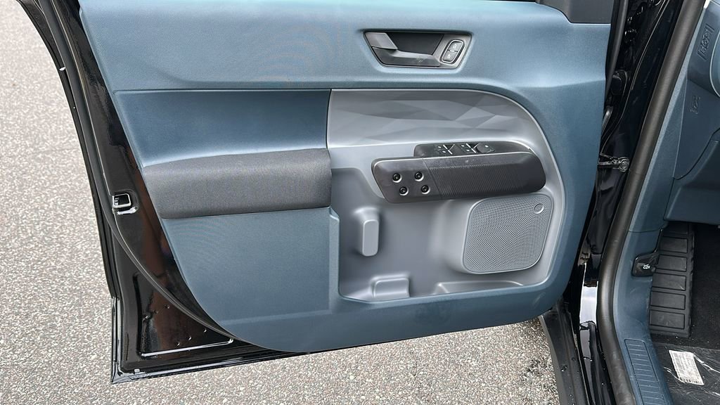 Certified 2025 Ford Maverick XL image 14