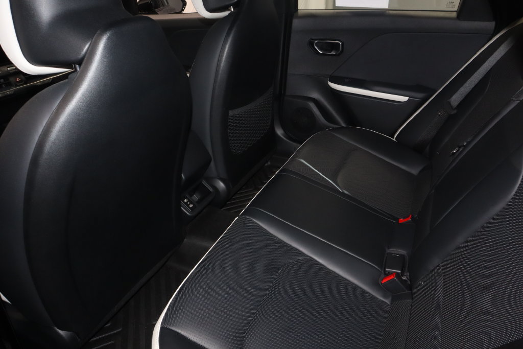 Used 2025 Kia K4 GT-Line w/ GT-Line Premium Package FWD image 15