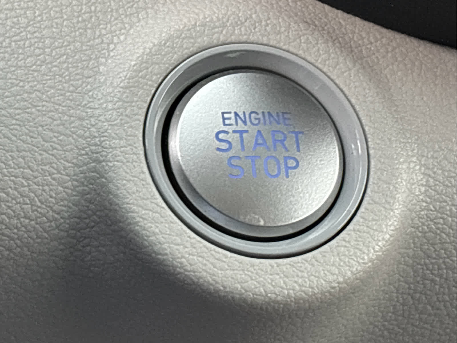 Used 2023 Hyundai Venue Limited image 24