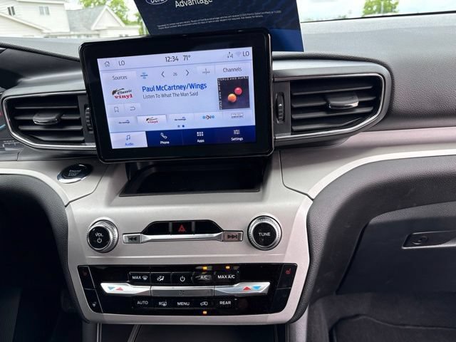 Certified 2023 Ford Explorer XLT w/ Equipment Group 202A AWD/4WD image 9