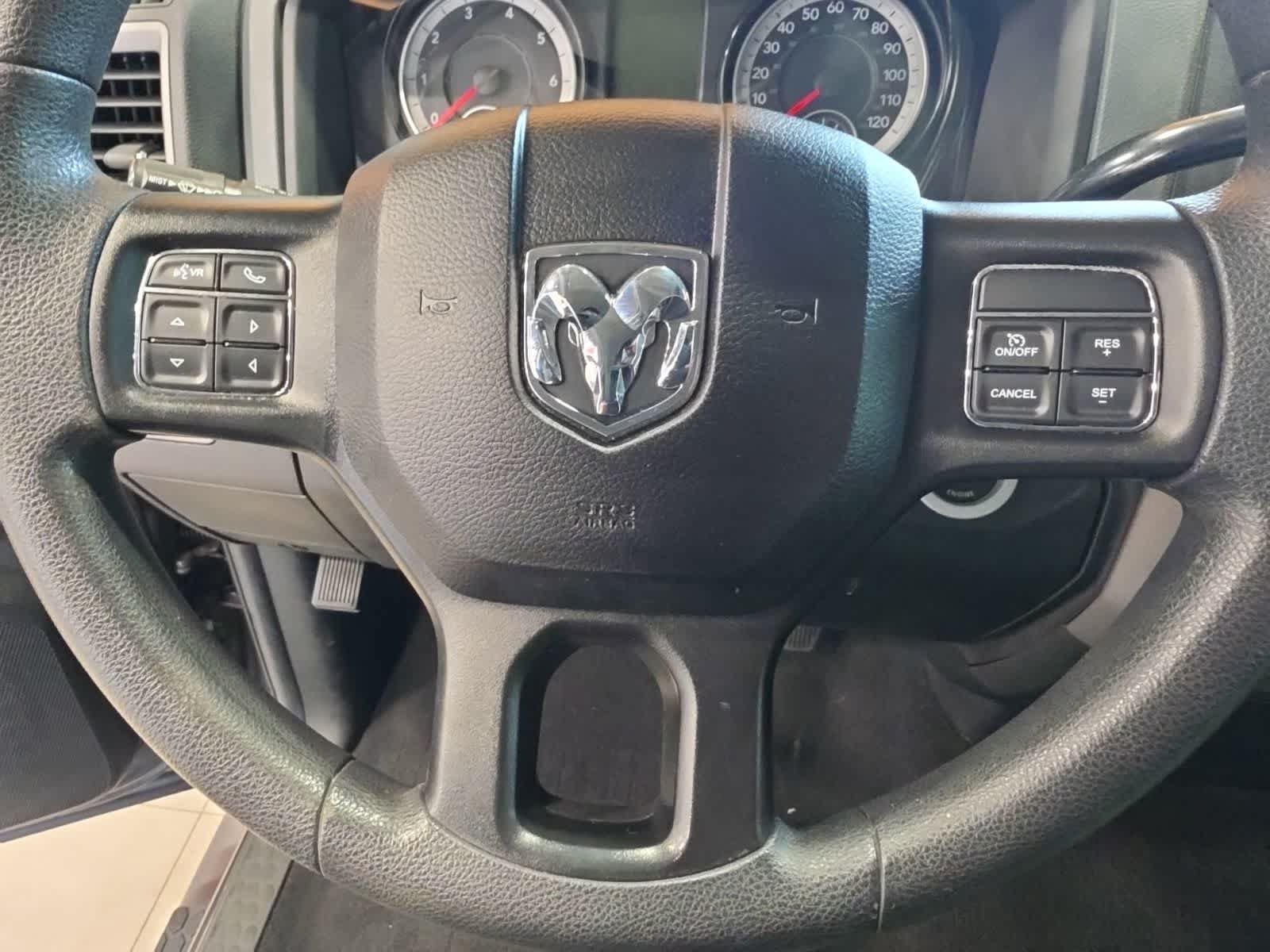 Used 2017 RAM 1500 Express AWD/4WD image 23