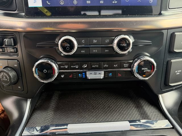 Certified 2023 Ford F150 Raptor w/ Raptor Carbon Fibre Package AWD/4WD image 17