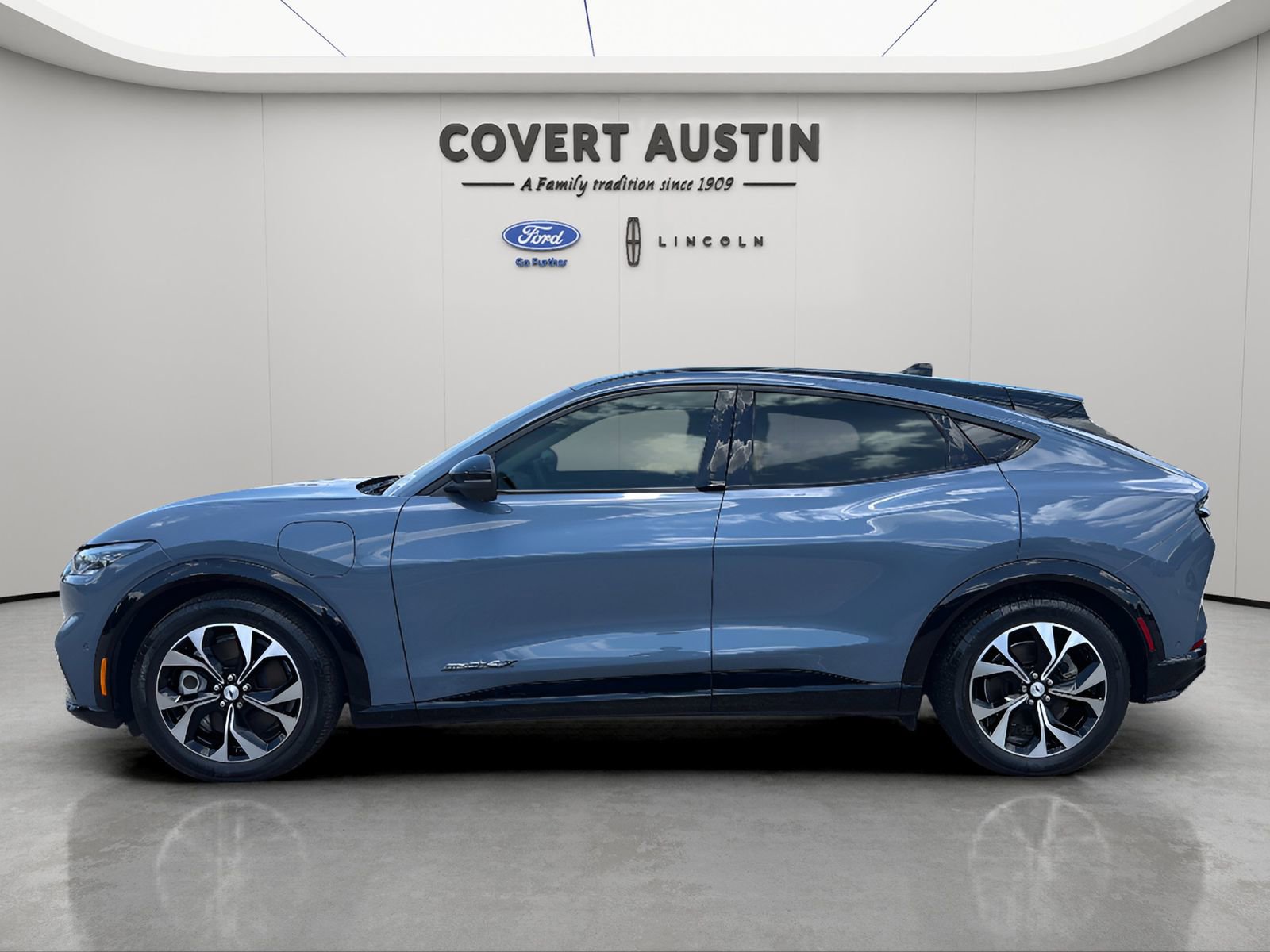 Certified 2023 Ford Mustang Mach-E Premium AWD/4WD image 2