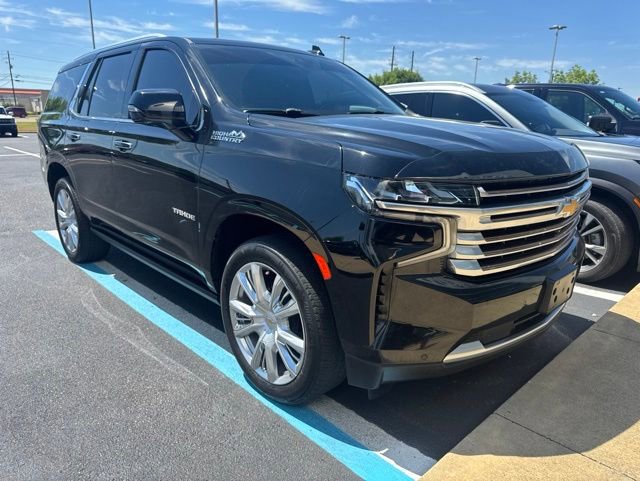Used 2022 Chevrolet Tahoe High Country w/ Premium Package 2 AWD/4WD image 3