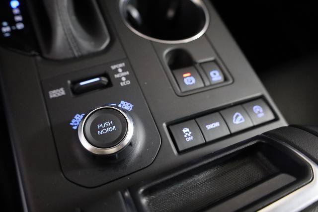 Used 2022 Toyota Highlander XSE AWD/4WD image 19