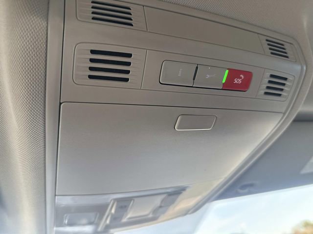 Used 2022 Volkswagen Taos SE image 32