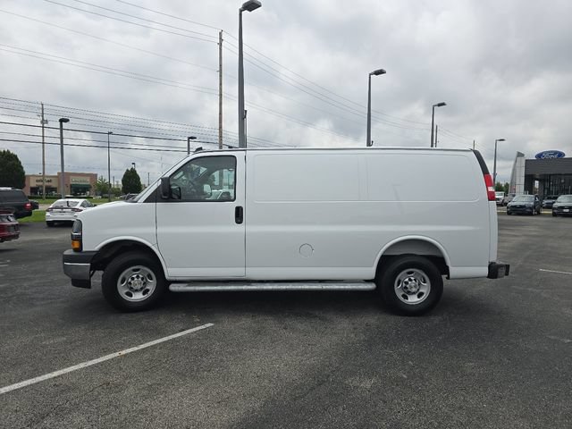 Used 2025 Chevrolet Express 2500 w/ Driver Convenience Package RWD image 8