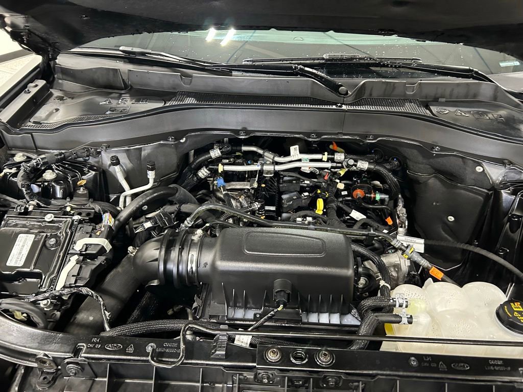 Certified 2024 Ford Explorer XLT w/ Equipment Group 202A AWD/4WD image 33