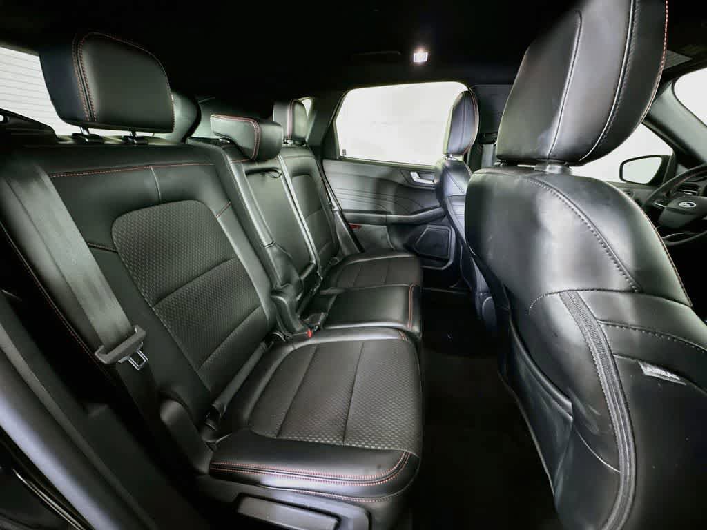 Certified 2025 Ford Escape ST-Line FWD image 30