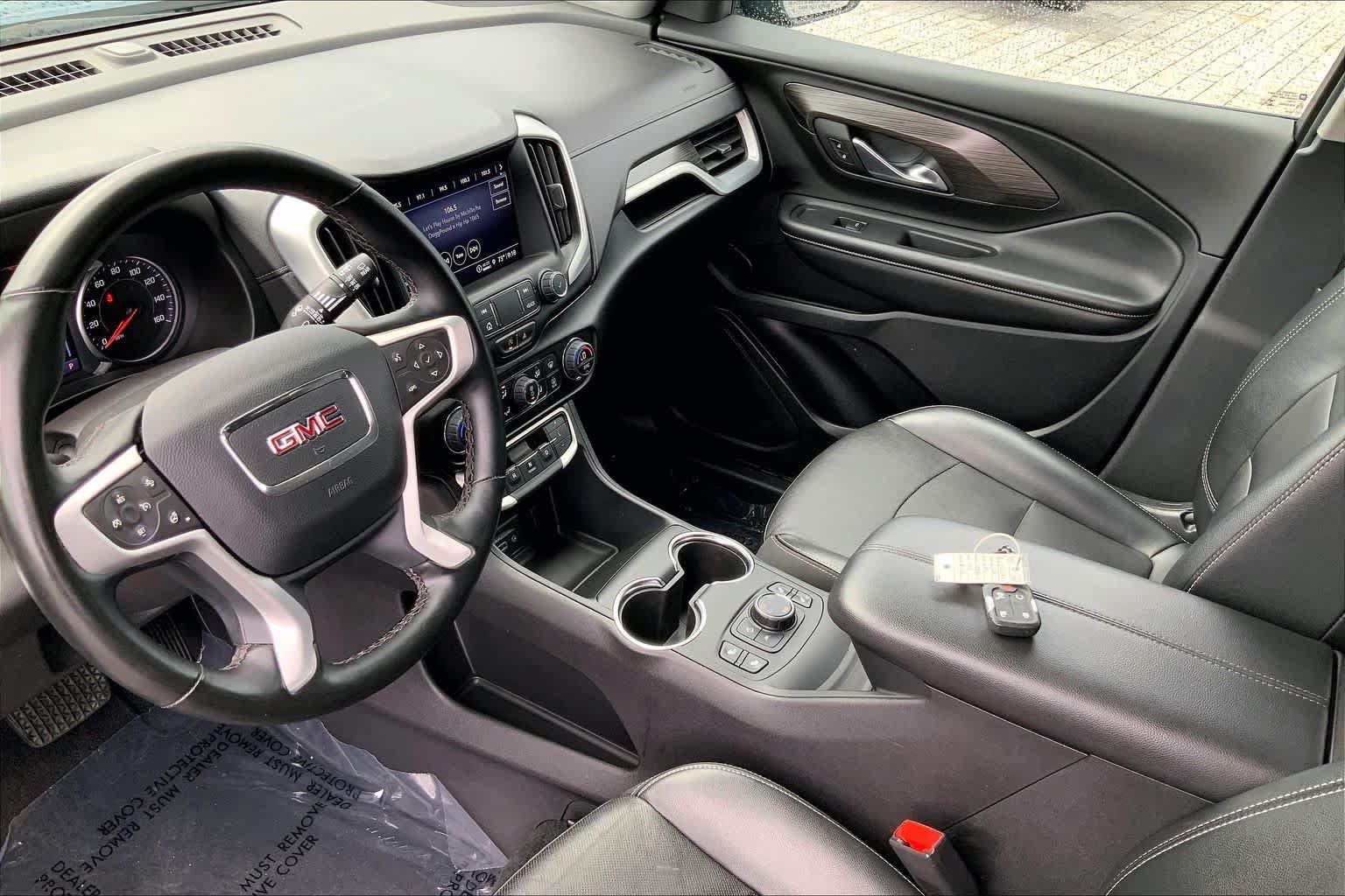 Used 2024 GMC Terrain SLT AWD/4WD image 15