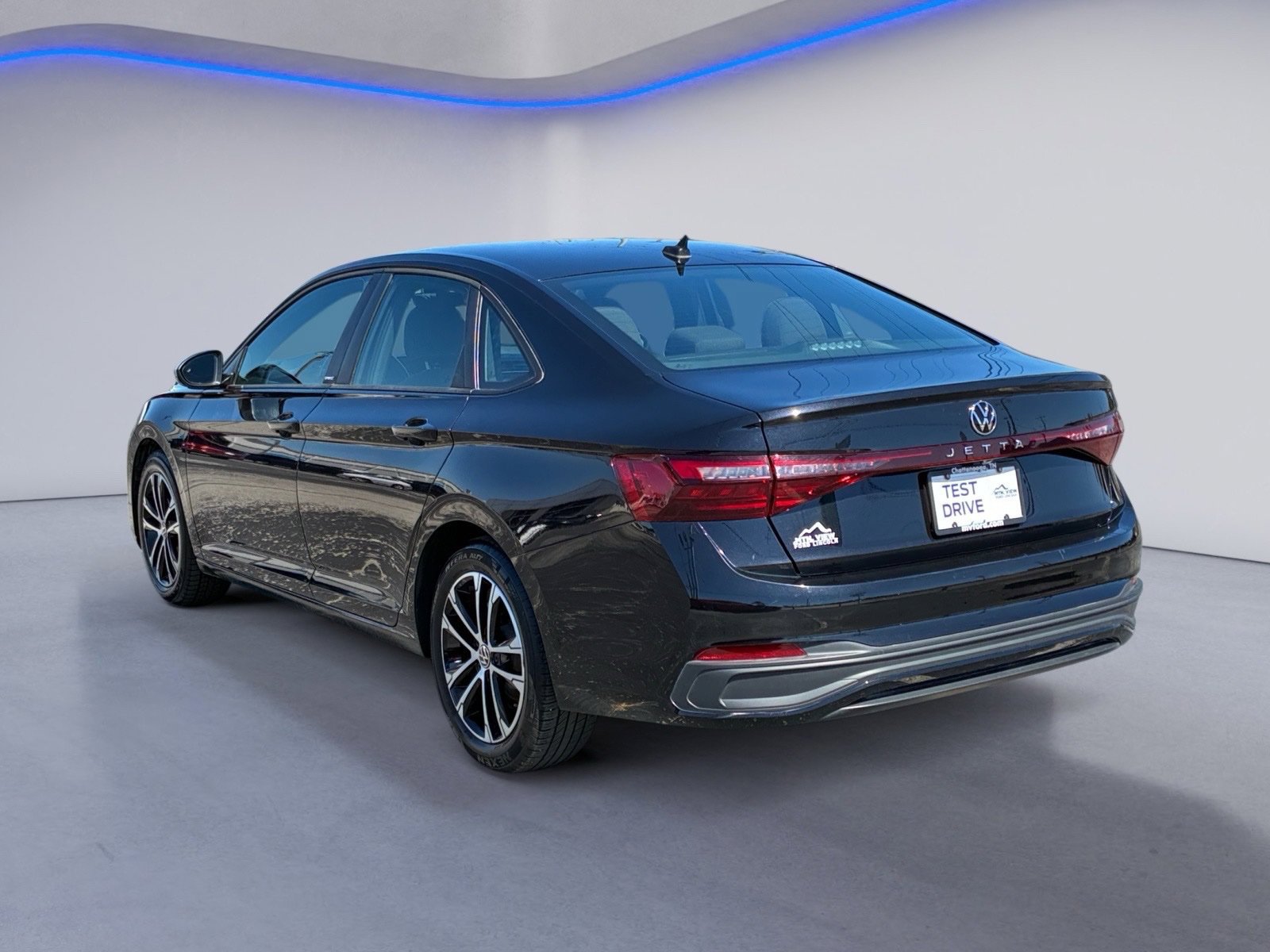 Used 2025 Volkswagen Jetta Sport FWD image 3