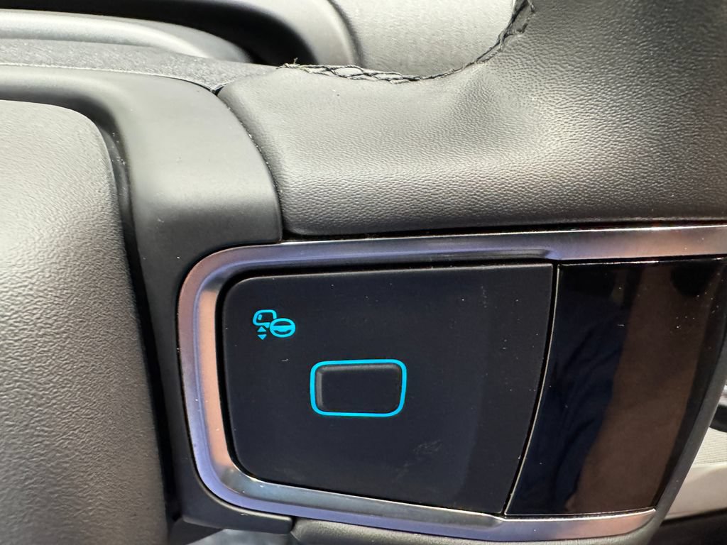 Certified 2025 Ford Expedition Active AWD/4WD image 15